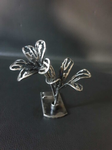 Sculptuur getiteld "Duo fleurs" door Sandrine Plumard, Origineel Kunstwerk, Metalen