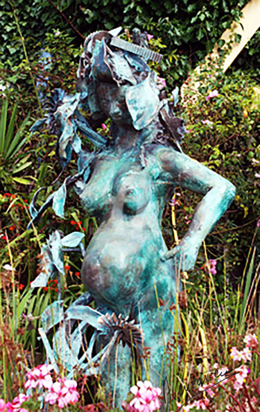 Sculpture titled "MATERNITÉ" by Aventuriero, Original Artwork, Bronze