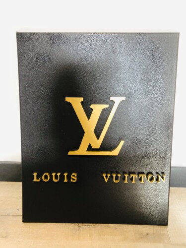 Sculpture titled "Cadre Louis Vuitton" by Axel Rodriguez-Leriche, Original Artwork, Resin