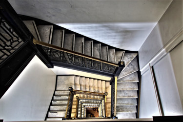 Photographie intitulée "Escalier" par Khelaf Fares Ayouni, Œuvre d'art originale, Autre