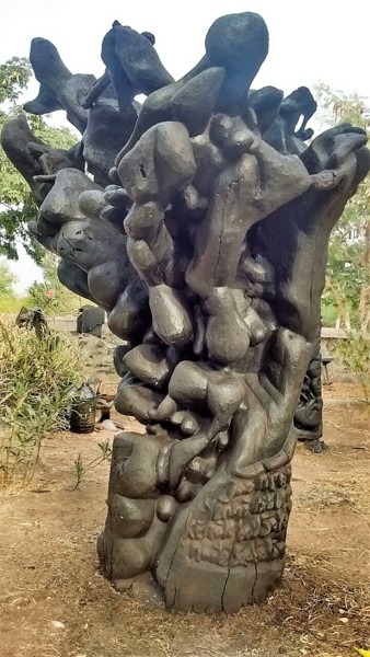 Sculpture intitulée "phpl6obtf.jpg" par Baba Toure, Œuvre d'art originale, Bois