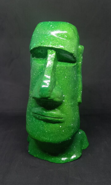 Sculptuur getiteld "Greenmoaï" door Baiz Bass, Origineel Kunstwerk, Klei