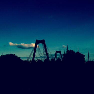 Photographie intitulée "Le pont Willemsbrug" par Balagour, Œuvre d'art originale, Photographie numérique