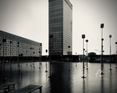 Photographie intitulée "Esplanade de La Déf…" par Balagour, Œuvre d'art originale, Photographie numérique
