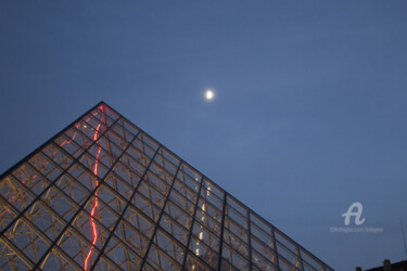 Fotografia intitolato "La Pyramide du Louv…" da Balagour, Opera d'arte originale, Fotografia digitale
