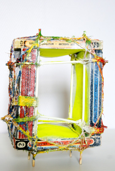 Skulptur mit dem Titel "BlockBook#Box" von Baptiste Vanweydeveldt, Original-Kunstwerk, Gemischte Medien