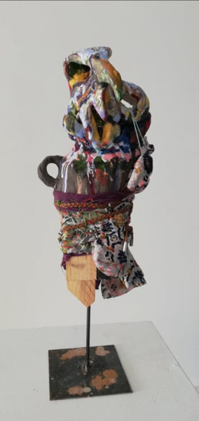 Sculpture titled "Perroquet" by Baptiste Vanweydeveldt, Original Artwork, Ceramics