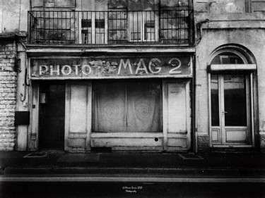 Fotografie getiteld "La photo ne paye pl…" door Olivier Barau, Origineel Kunstwerk, Film fotografie