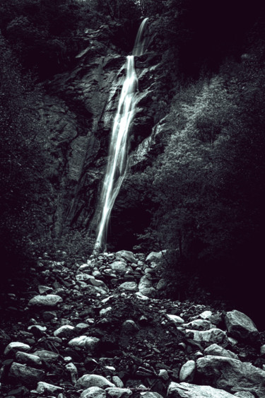 Photography titled "la Cascade d'Argnou…" by Olivier Barau, Original Artwork, Digital Photography
