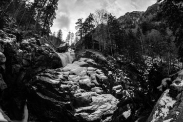Photography titled "Waterfall" by Olivier Barau, Original Artwork, Digital Photography