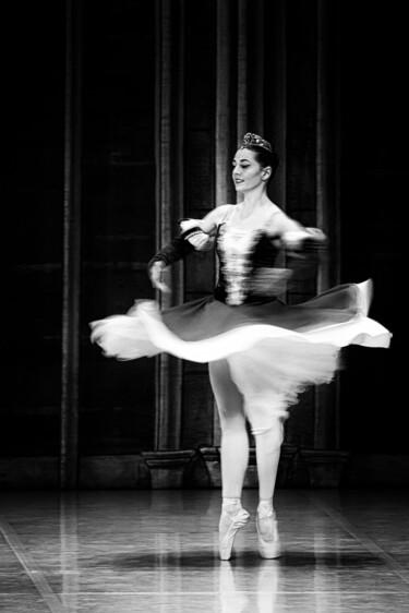 Photographie intitulée "La Danseuse" par Olivier Barau, Œuvre d'art originale, Photographie numérique