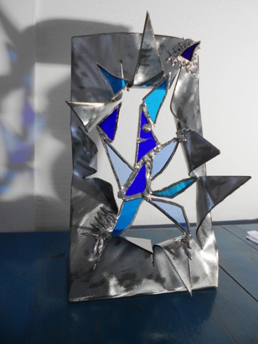 Skulptur mit dem Titel "BLUE EX- IMPLOSION" von Barbara Hay (Alchimik of Love), Original-Kunstwerk, Edelstahl