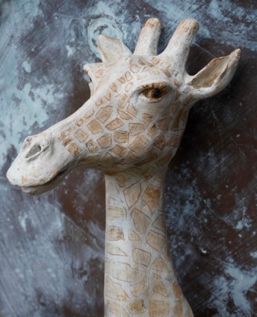 Sculpture titled "girafe (trophée)" by Barbotine Ciselet, Original Artwork, Terra cotta