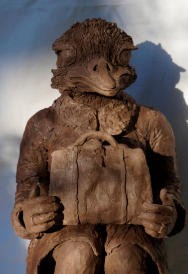 Skulptur mit dem Titel "madame autruche" von Barbotine Ciselet, Original-Kunstwerk, Keramik