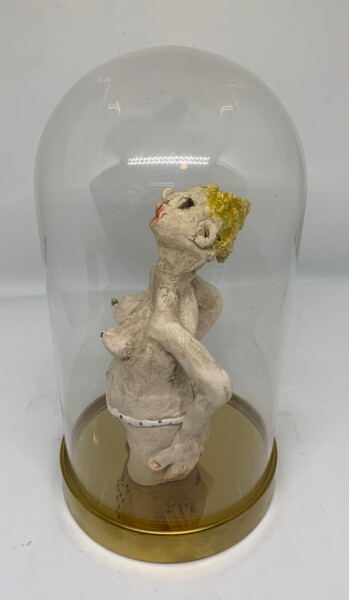Sculpture intitulée "Yellow-haired Girl" par Bart Van Den Steen, Œuvre d'art originale, Argile