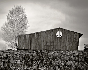 Fotografie mit dem Titel "Peace Barn Friendsh…" von Bavosi Photoart, Original-Kunstwerk, Digitale Fotografie