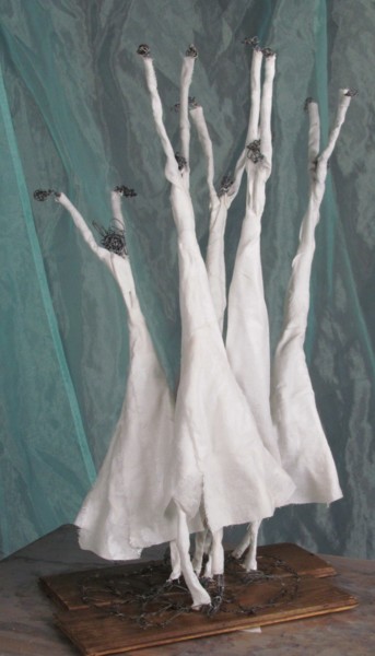 Sculpture titled "Figurine n°4" by Béatrice Pillard, Original Artwork, Wire