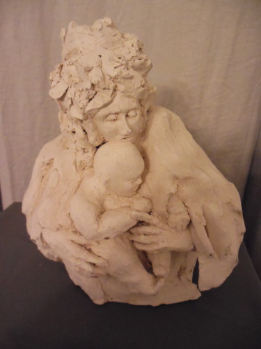 Scultura intitolato "La mère et l'enfant" da Bhyest, Opera d'arte originale, Terracotta