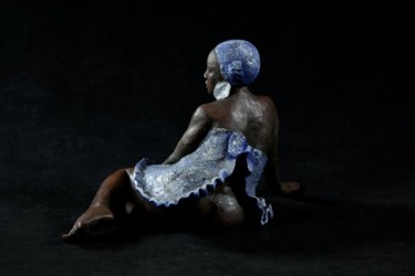 Sculpture intitulée "secrets de fille" par Trixie, Œuvre d'art originale, Céramique