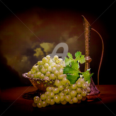 Photography titled "white-grapes-and-a-…" by Benjamin, Original Artwork