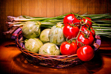 Fotografia intitolato "basket-with-tomatoe…" da Benjamin, Opera d'arte originale, Stampa a pellicola