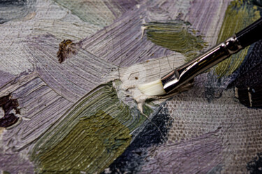 Photographie intitulée "Restorer's brush on…" par Benjamin, Œuvre d'art originale, Photographie numérique