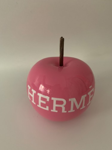 Sculpture titled "Apple Hermes Pink" by Benji, Original Artwork, Resin