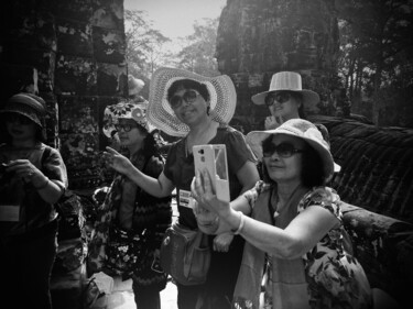 Фотография под названием "Chinese Tourists | 2" - Benoit Delplace, Подлинное произведение искусства, Цифровая фотография