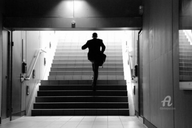 Photographie intitulée "Un homme pressé" par Benoît Lenepveu, Œuvre d'art originale, Photographie numérique