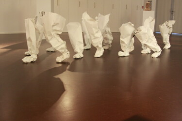 Sculpture titled "Marche blanche" by Benoît Saison, Original Artwork, Paper