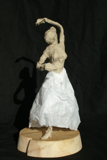 Sculpture intitulée "Jupe Flamenco" par Benoît Saison, Œuvre d'art originale, Papier