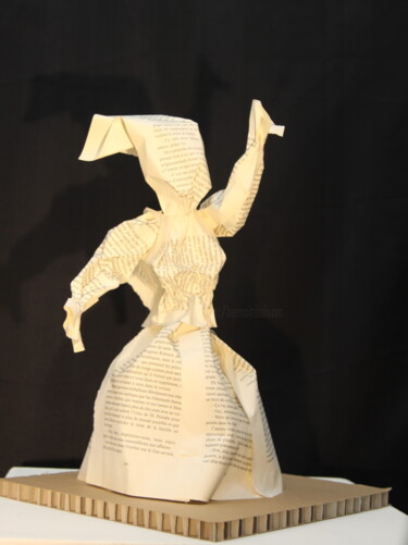 Скульптура под названием "La course" - Benoît Saison, Подлинное произведение искусства, Бумага