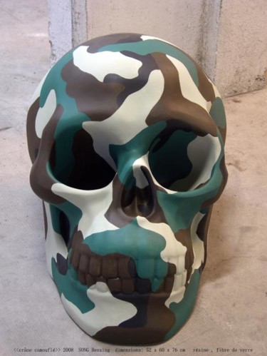 Sculpture intitulée "crâne camouflé N°2" par Song Benxing, Œuvre d'art originale