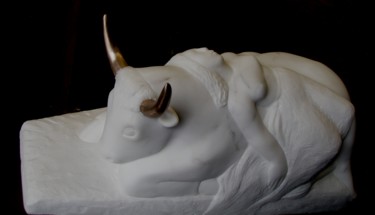 Skulptur mit dem Titel "Europa and the bull" von Berendina De Ruiter, Original-Kunstwerk, Stein