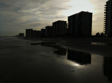 Фотография под названием ""Tsunami Reflection"" - Bernard Best, Подлинное произведение искусства, Цифровая фотография