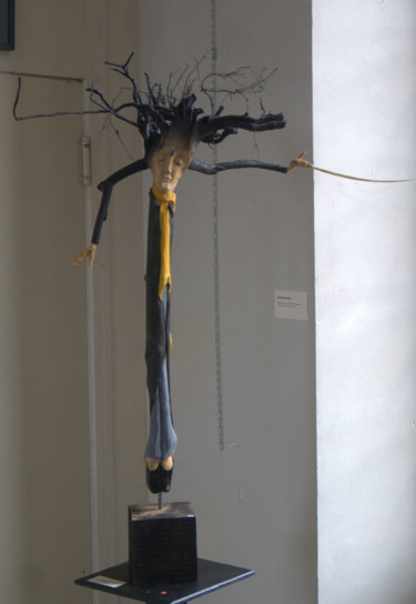 Sculpture titled "L'Echarpe Jaune" by Bernard Chenu, Original Artwork, Wood