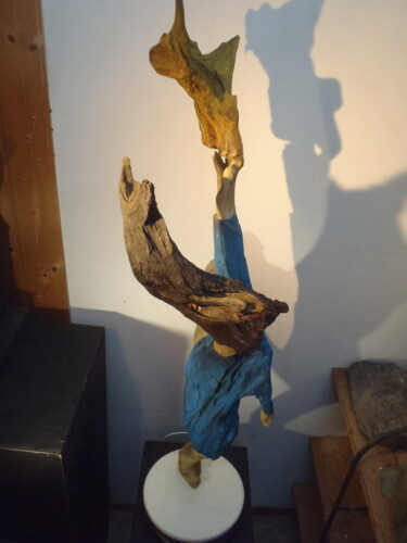 Skulptur mit dem Titel "Coup de vent" von Bernard Chenu, Original-Kunstwerk, Holz