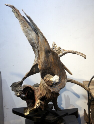 Escultura intitulada "les voleurs de perl…" por Bernard Chenu, Obras de arte originais, Madeira