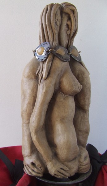 Sculpture titled "ET JE TE PORTERAI .…" by Sam De Beauregard, Original Artwork, Plastic