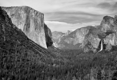 Photography titled "Valley of Yosemite,…" by Bernard Levy, Original Artwork, Digital Photography