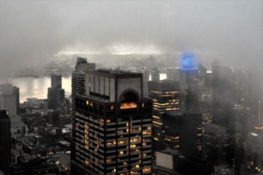 Фотография под названием "brouillard sur Manh…" - Bernard Levy, Подлинное произведение искусства, Цифровая фотография