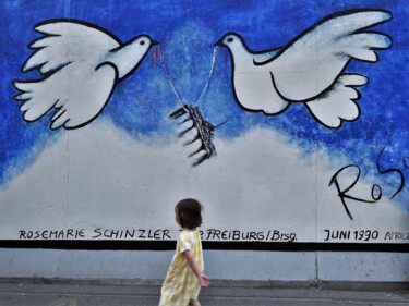Фотография под названием "believe in doves" - Bernard Levy, Подлинное произведение искусства, Цифровая фотография