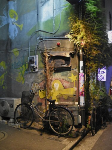 Fotografia intitolato "bicycle in Tokyo" da Bernard Levy, Opera d'arte originale, Fotografia digitale