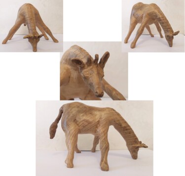 雕塑 标题为“Maman Girafe buvant” 由Bernard Sabathé, 原创艺术品, 木
