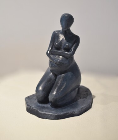 Escultura titulada "enceinte" por Bernard Schembri, Obra de arte original, Arcilla