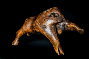 Скульптура под названием "Bison" - Bernard Geoffroy, Подлинное произведение искусства, Дерево