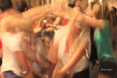 Photographie intitulée "jour de fête.(colle…" par Bernard Vergier, Œuvre d'art originale