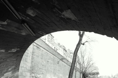 Fotografie mit dem Titel "sous les ponts de..…" von Bernard Vergier, Original-Kunstwerk