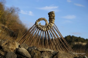 Skulptur mit dem Titel "Ammonite sur branch…" von Alain Bernegger, Original-Kunstwerk, Stein Auf Aluminium montiert