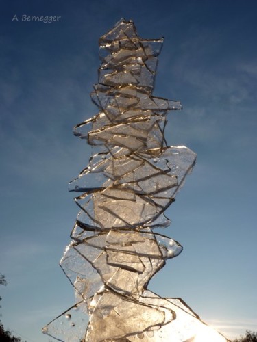 Installation intitulée "Colonne de glace" par Alain Bernegger, Œuvre d'art originale